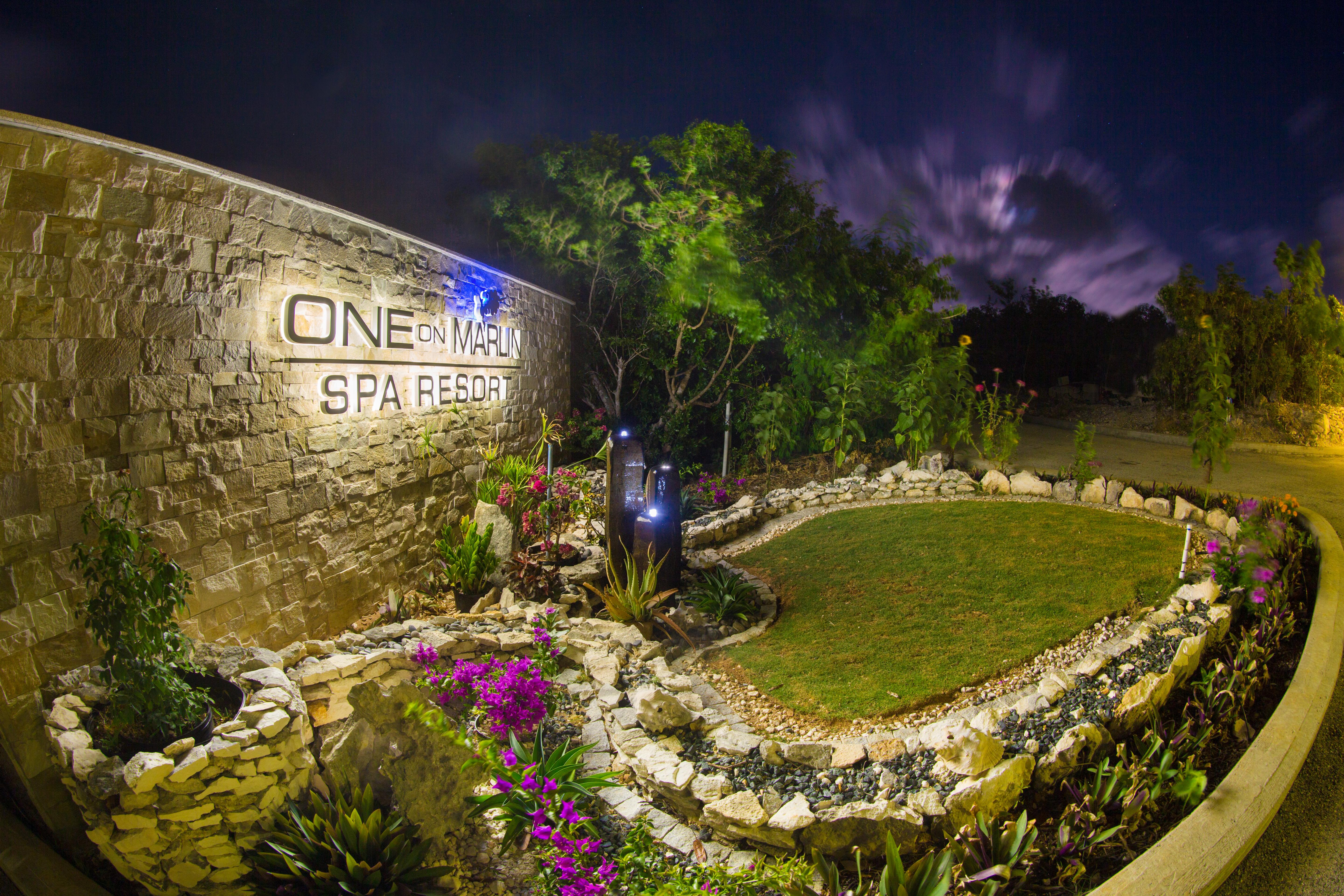 One On Marlin Resort (Adults Only) Turtle Cove Exterior photo